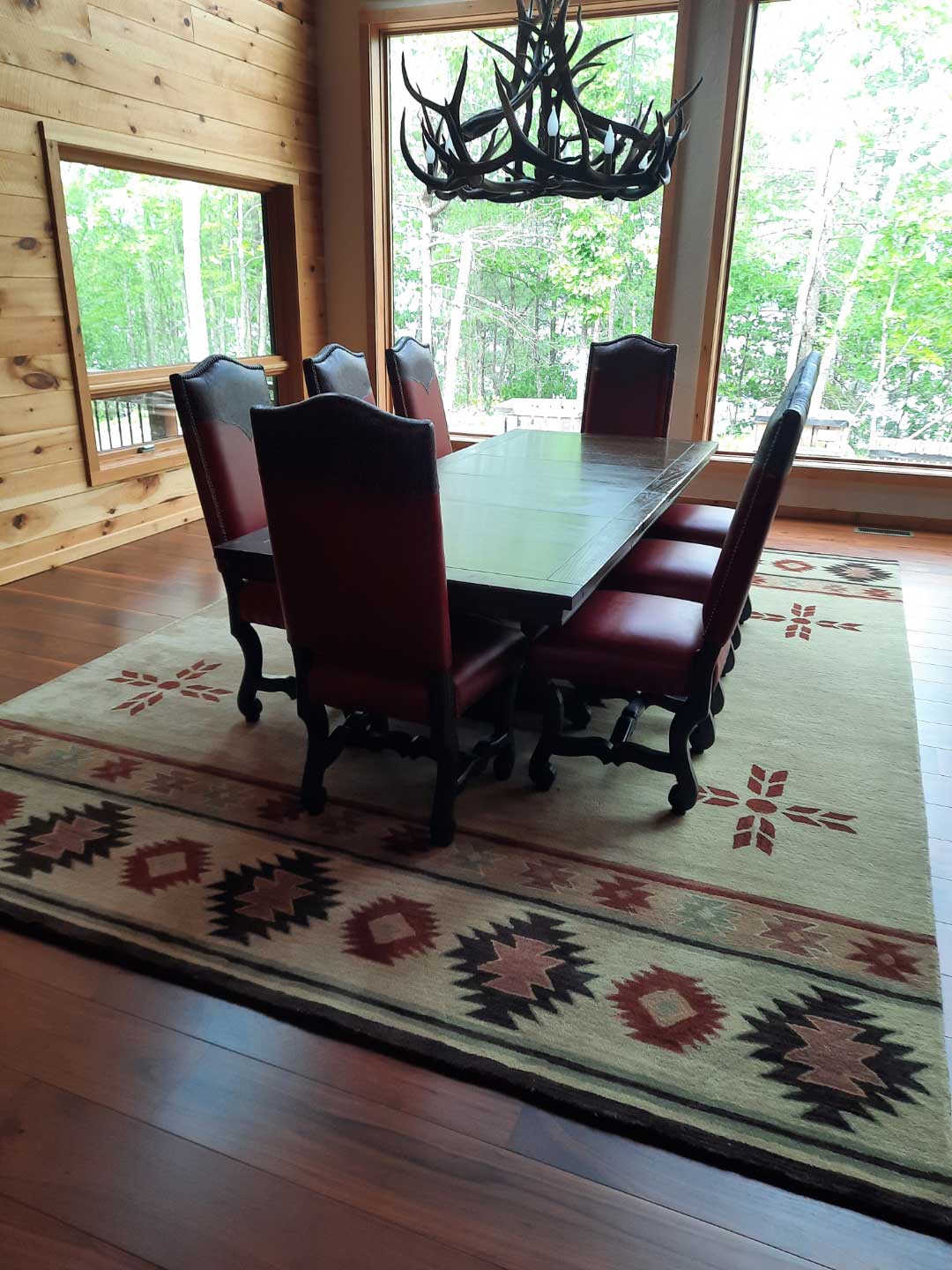 Handcrafted Western Dining Tables: How to Choose the Perfect Table for Your Space