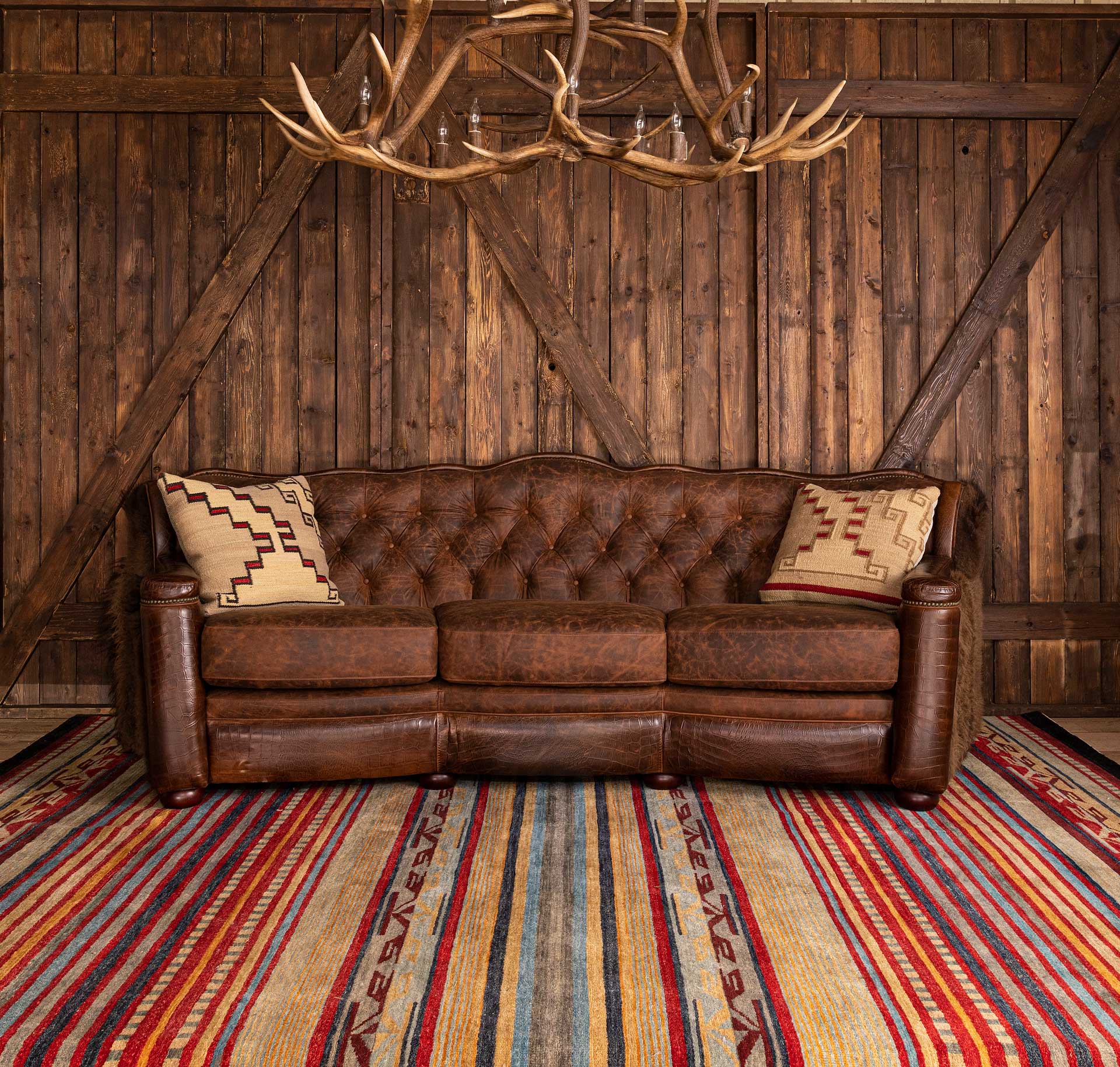 Western Style Custom Leather Couches for Your Mountain Home