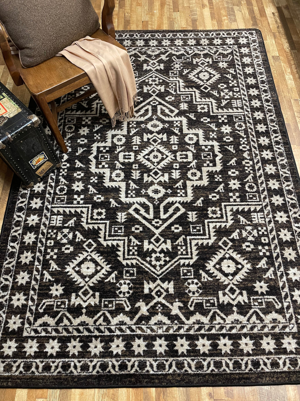 Image of an area rug, Cordova - Chocolate