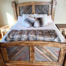 Load image into Gallery viewer, Goldstrike Rustic Farmhouse Bed