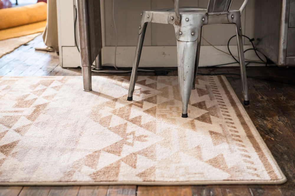 Image of an area rug, Rustic Cross - Chablis