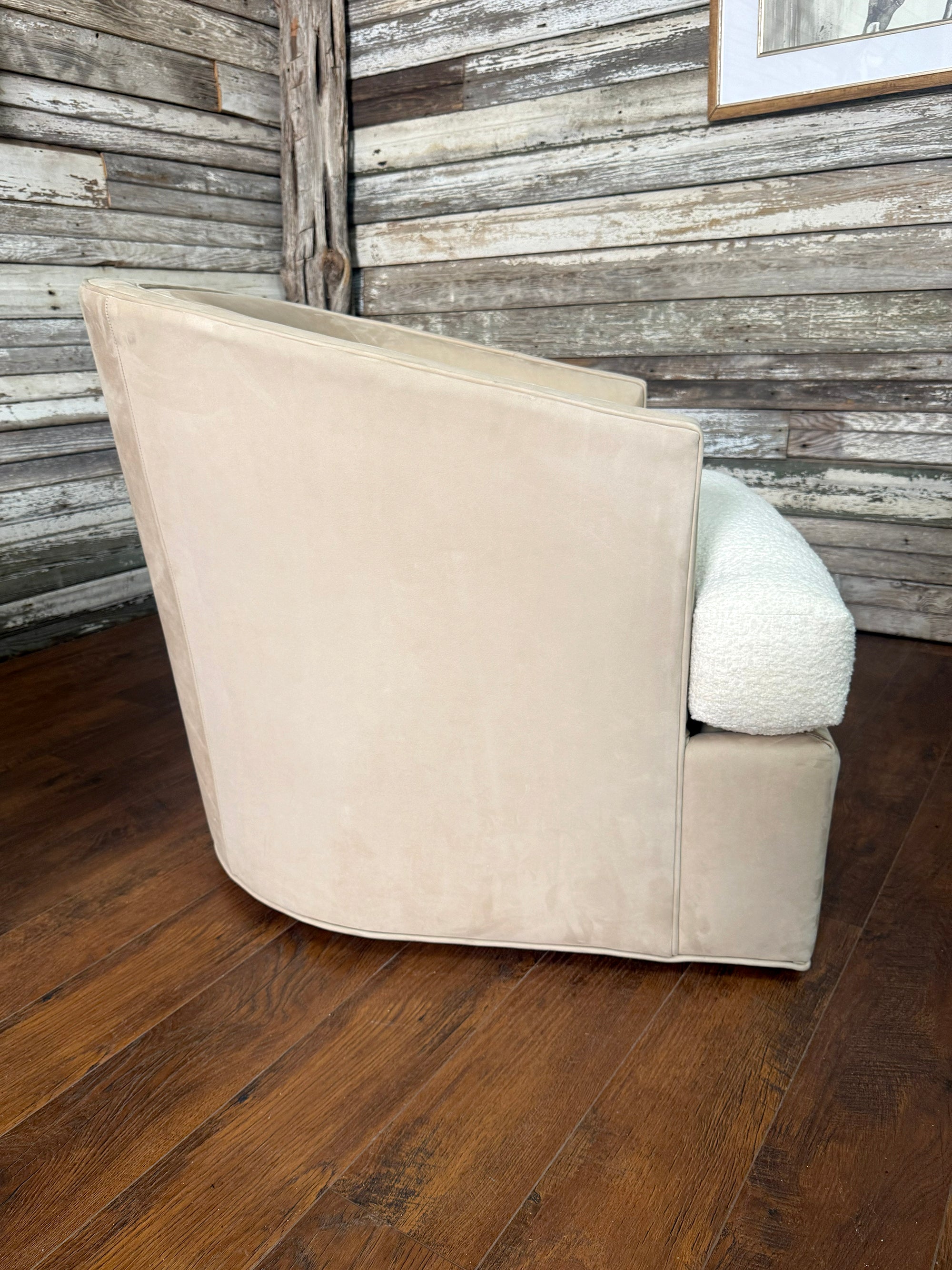 (2) Cape Cod Swivel Chair