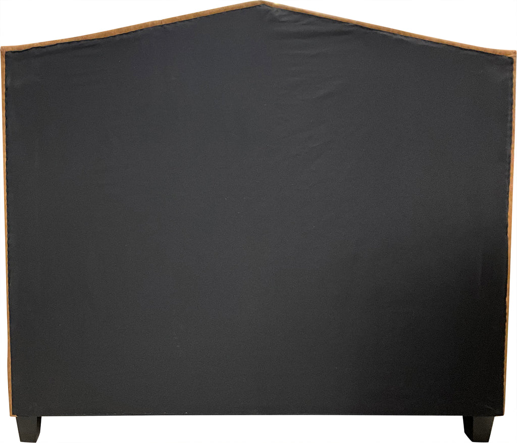 The Serengeti Bed features authentic Giraffe hide, Gator Rustic Cognac leather, and a Landman Saddle leather base. A handcrafted Western bed that blends exotic luxury with bold, natural elegance — made to be unforgettable.