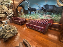 Load image into Gallery viewer, Chesterfield Day Bed Chaise Lounge