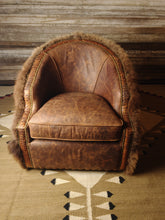 Load image into Gallery viewer, Yellowstone Buffalo Western Leather Swivel Chair