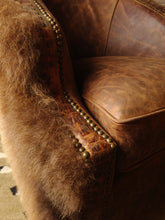 Load image into Gallery viewer, Yellowstone Buffalo Western Leather Swivel Chair