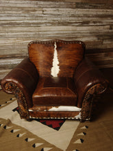 Load image into Gallery viewer, Maverick Western Leather Cowhide Club Chair