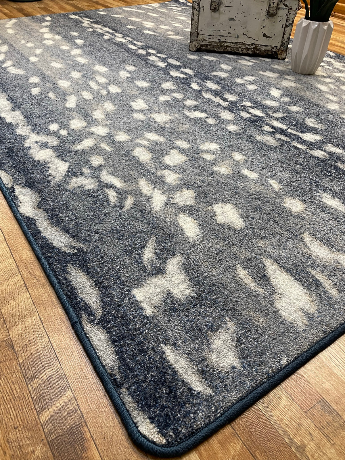 Image of an area rug, Mafaldi Axis Hide - Blue