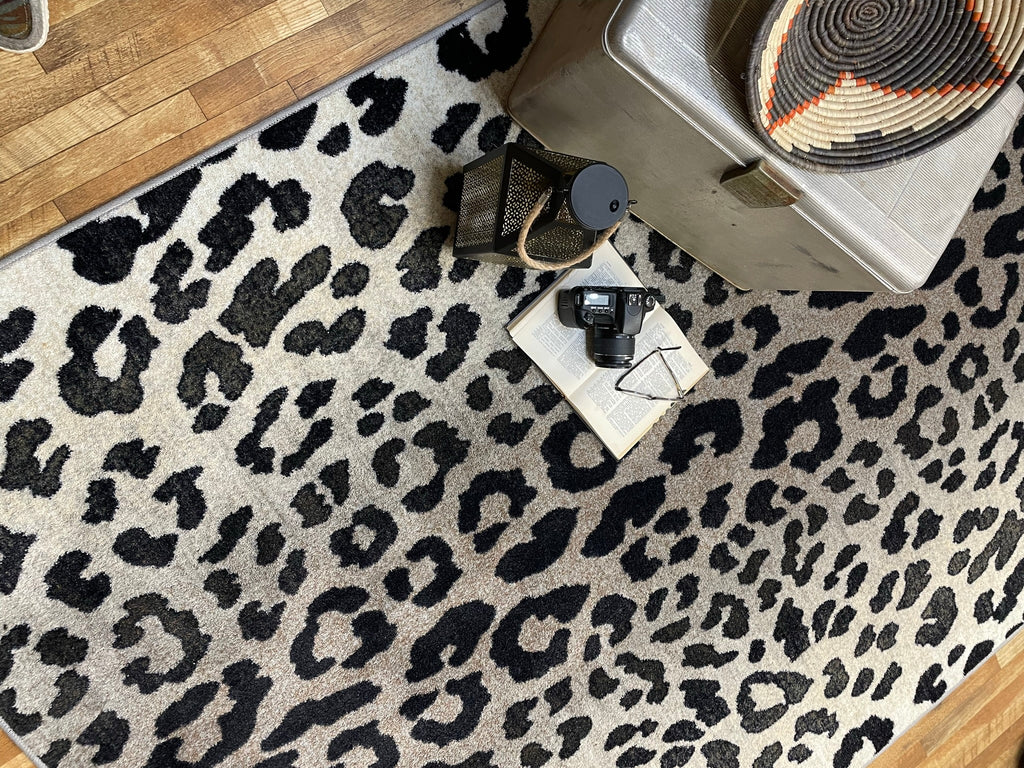 Image of an area rug, Mafaldi Snow Leopard - Silver