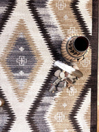 Image of an area rug, Roar - Natural Wools
