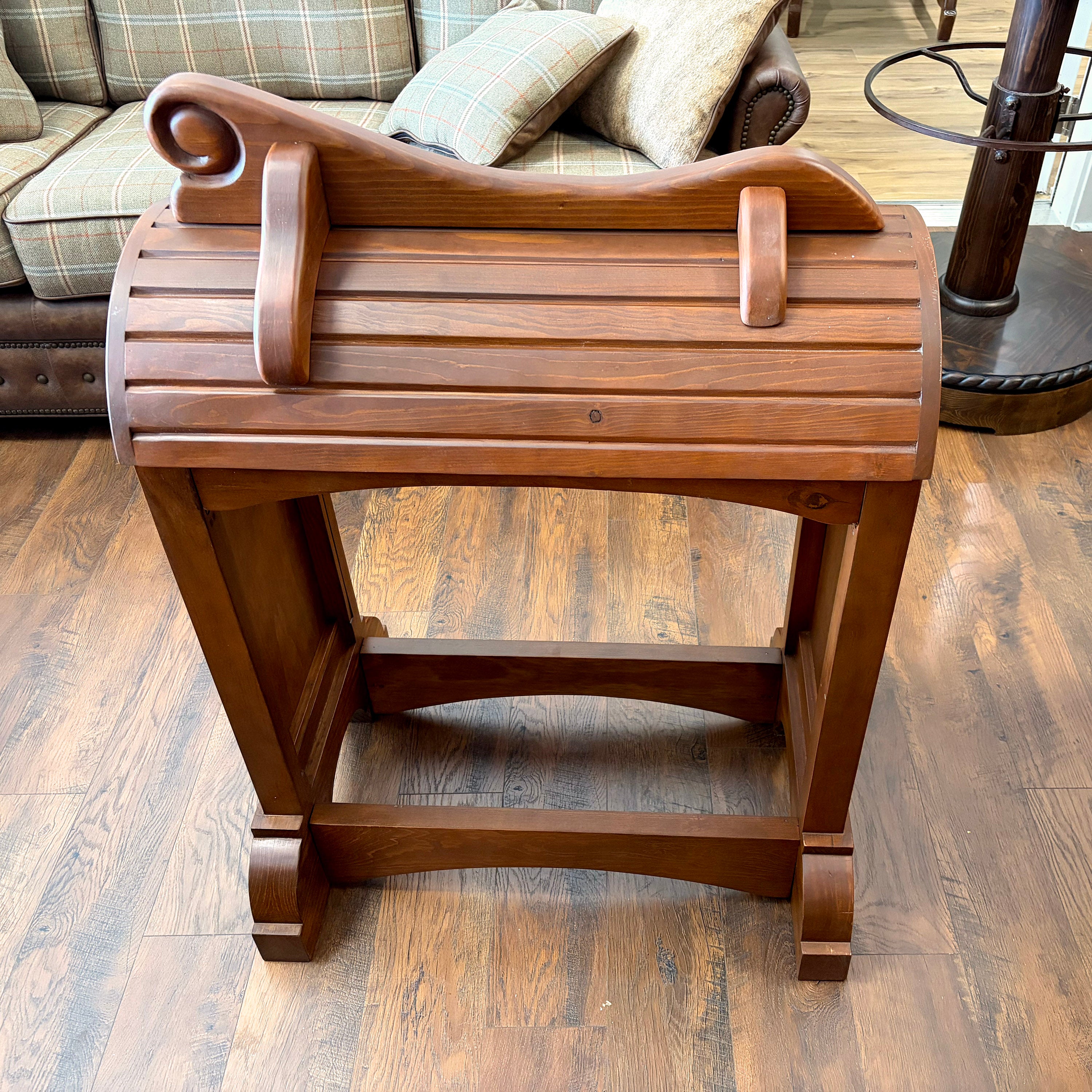 Saddle Stand 1