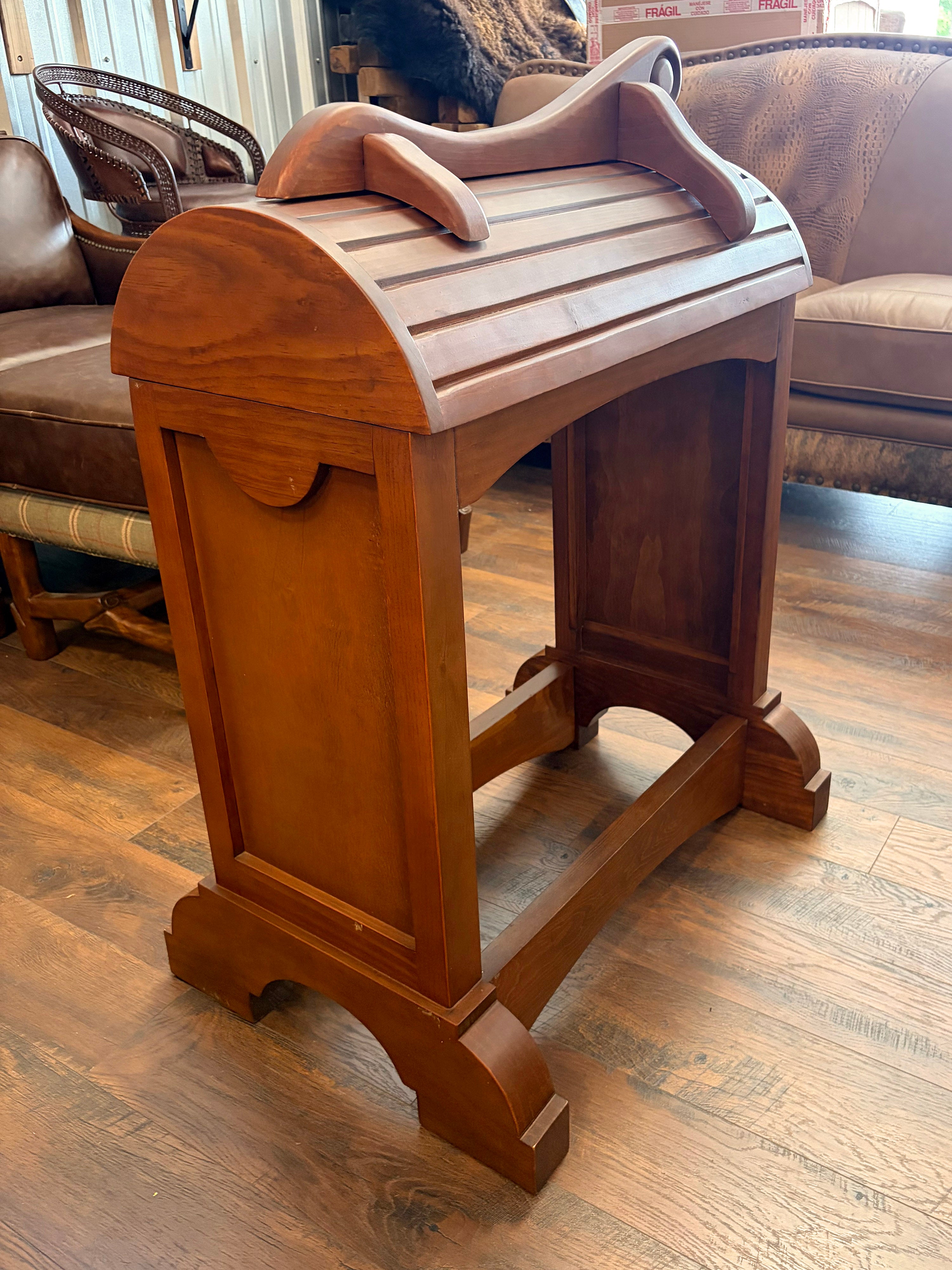 Saddle Stand 1