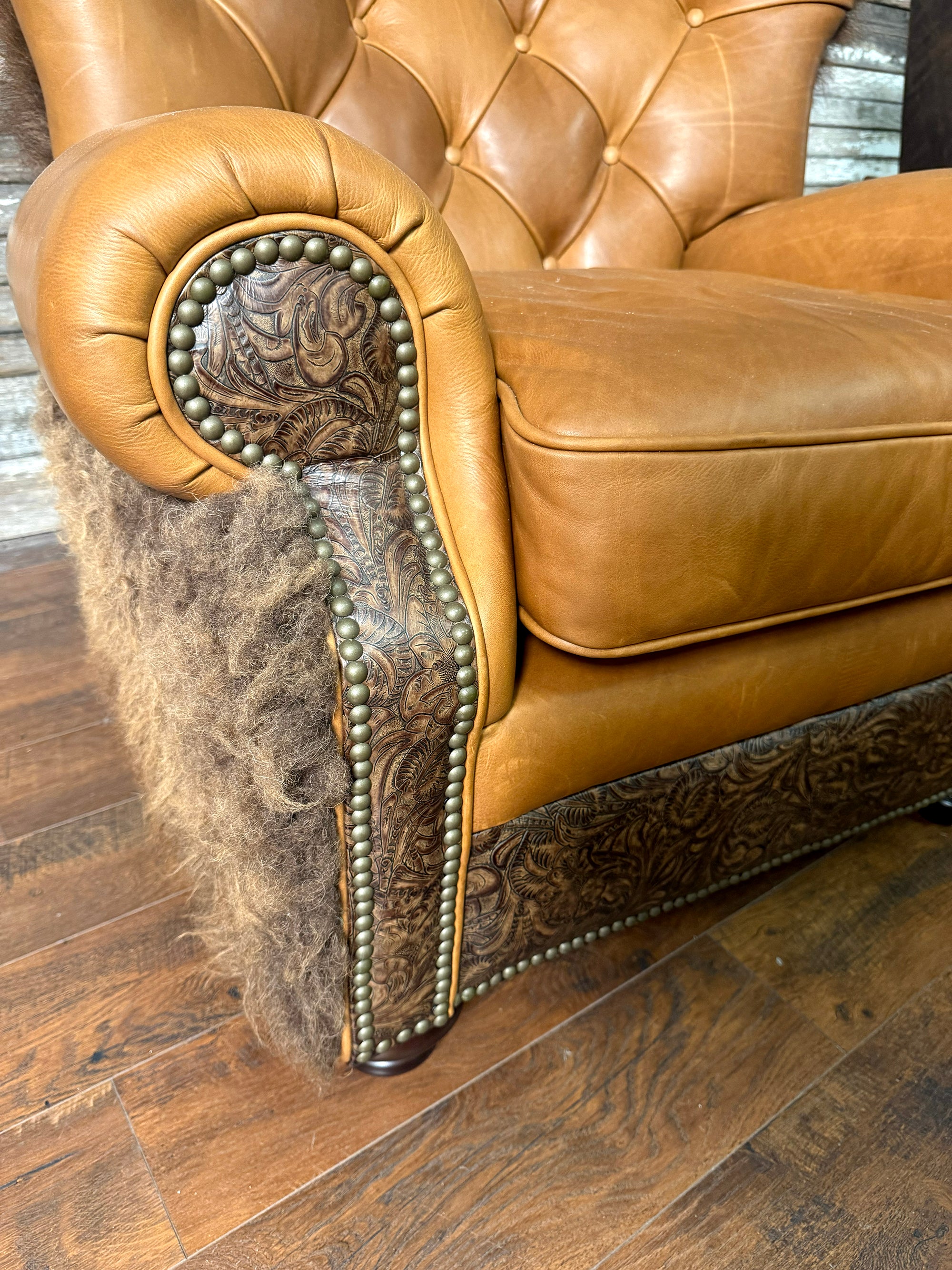 Yellowstone II Curved Chair