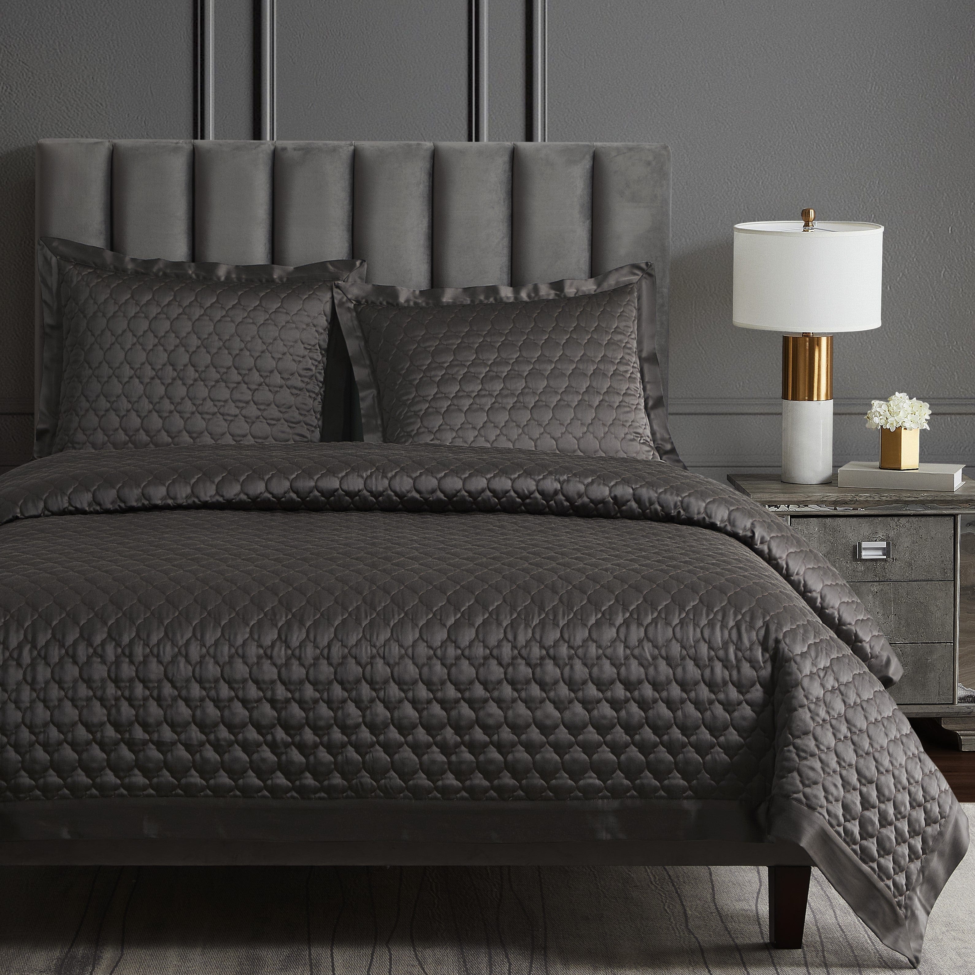High Shine Satin Quatrefoil Quilt - Espresso Quilt